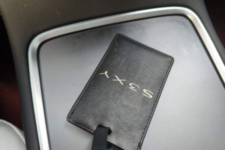 Used Tesla Model Y 2022 Revised Version Rear-Wheel Drive Vehicle Key