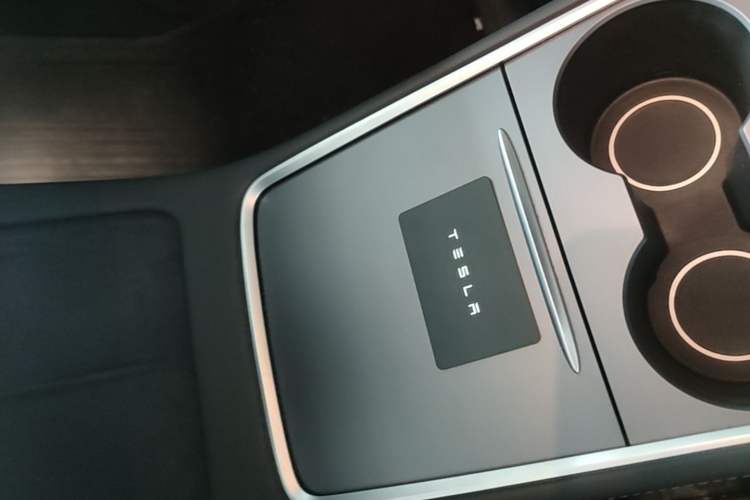 Used Tesla Model Y 2022 Revised Version Rear-Wheel Drive Vehicle Key