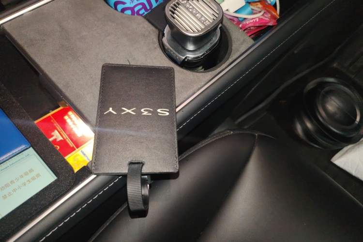 Used Tesla Model Y 2022 Revised Version Rear-Wheel Drive Vehicle Key