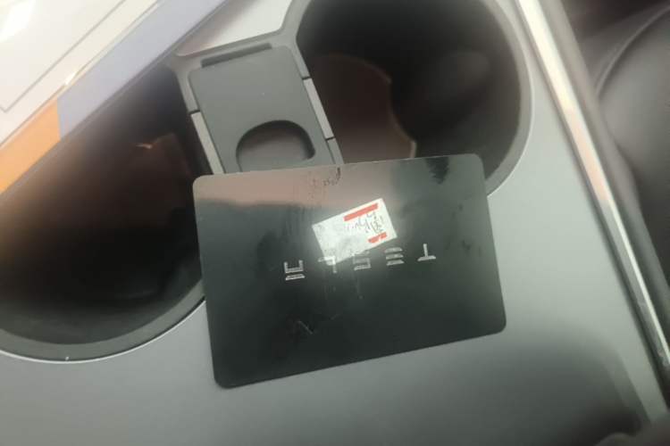 Used Tesla Model Y 2022 Long-Range All-Wheel-Drive Version Vehicle Key