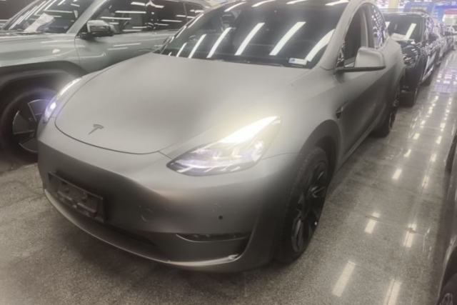 Used Tesla Model Y 2022 Long-Range All-Wheel-Drive Version