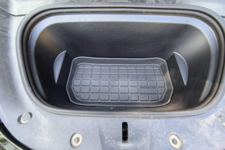Used Tesla Model Y 2022 Revised Version Rear-Wheel Drive Engine Bay