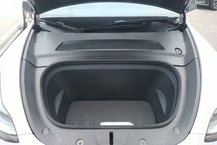 Used Tesla Model Y 2022 Revised Version Rear-Wheel Drive Engine Bay