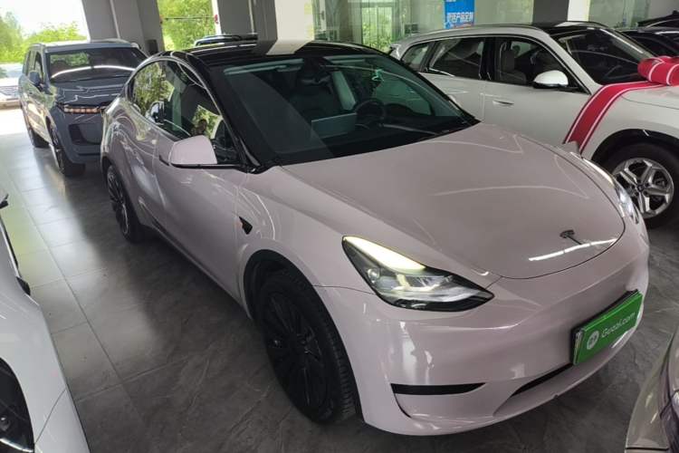 Used Tesla Model Y 2022 Rear-Wheel-Drive Version Front Right 45 Deg
