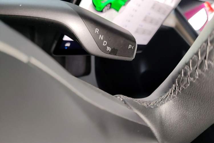 Used Tesla Model Y 2022 Revised Version Rear-Wheel Drive Gear Lever
