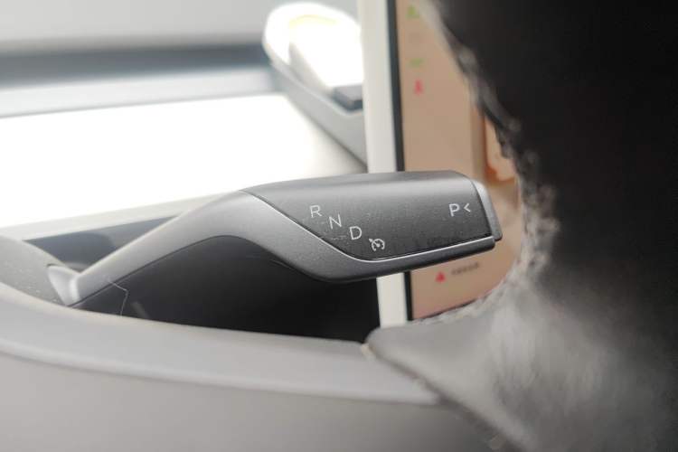 Used Tesla Model Y 2022 Long-Range All-Wheel-Drive Version Gear Lever