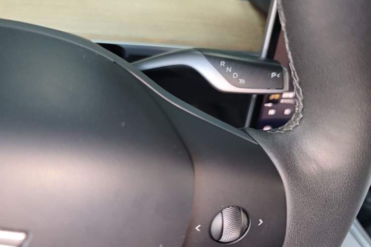 Used Tesla Model Y 2022 Revised Version Rear-Wheel Drive Gear Lever