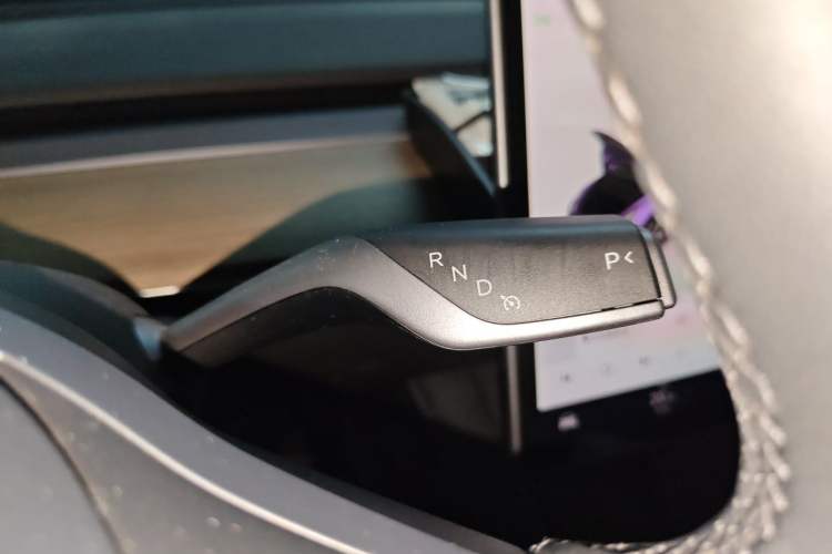 Used Tesla Model Y 2022 Revised Version Rear-Wheel Drive Gear Lever