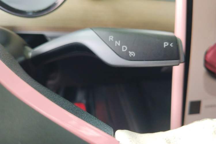 Used Tesla Model Y 2022 Long-Range All-Wheel-Drive Version Gear Lever
