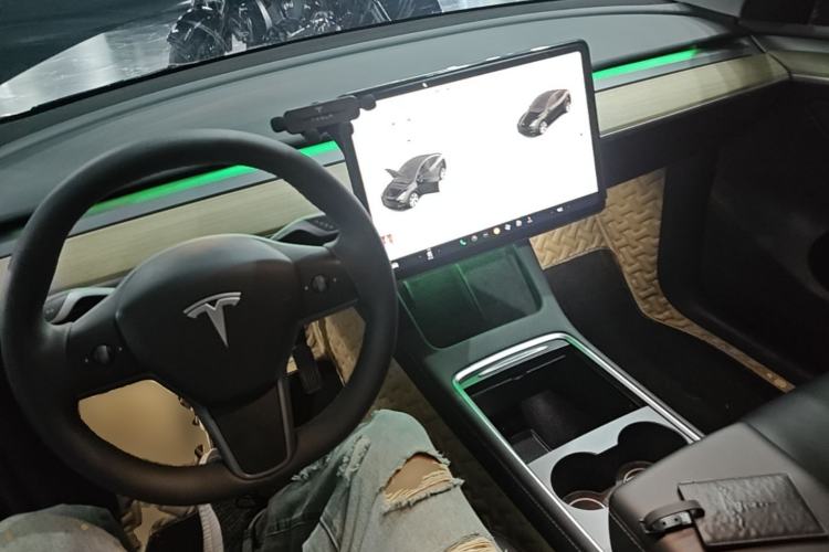 Used Tesla Model Y 2022 Revised Version Rear-Wheel Drive Center Console