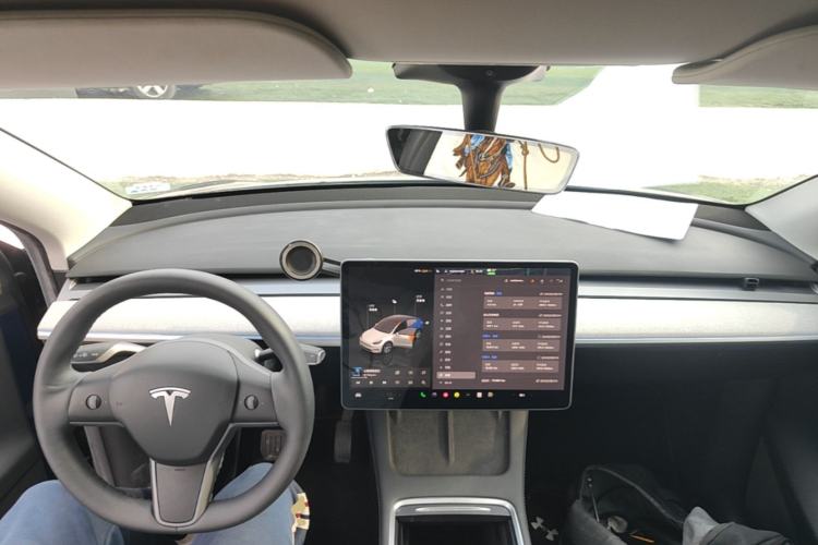Used Tesla Model Y 2022 Rear-Wheel-Drive Version Center Console