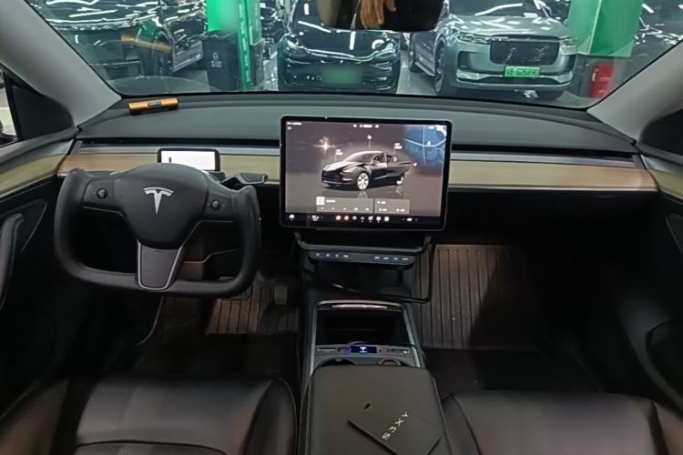 Used Tesla Model Y 2022 Revised Version Rear-Wheel Drive Center Console