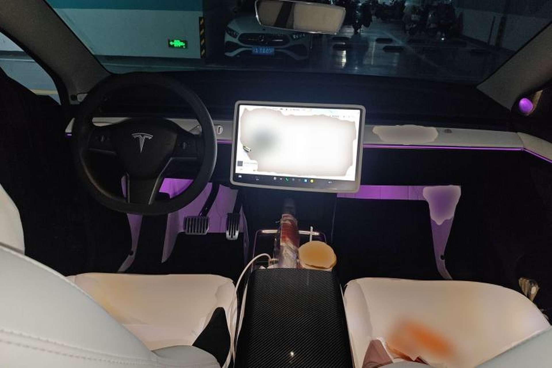 Used Tesla Model Y 2022 Rear-Wheel-Drive Version Center Console
