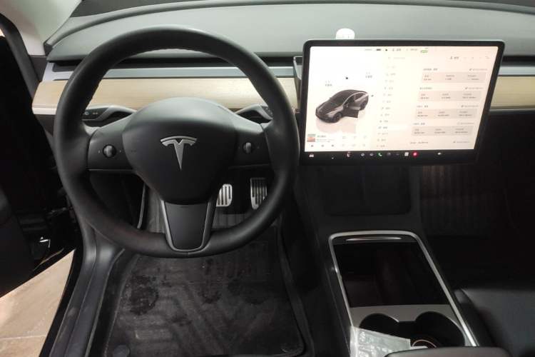 Used Tesla Model Y 2022 Rear-Wheel-Drive Version Center Console