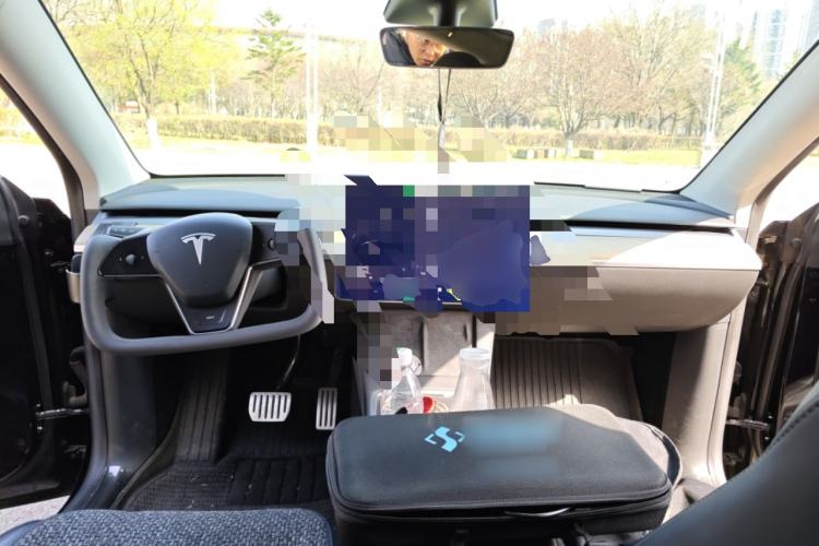 Used Tesla Model Y 2022 Performance High-Performance All-Wheel-Drive Version Center Console