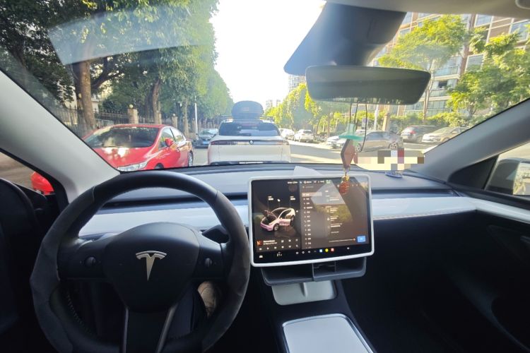 Used Tesla Model Y 2022 Rear-Wheel-Drive Version Center Console