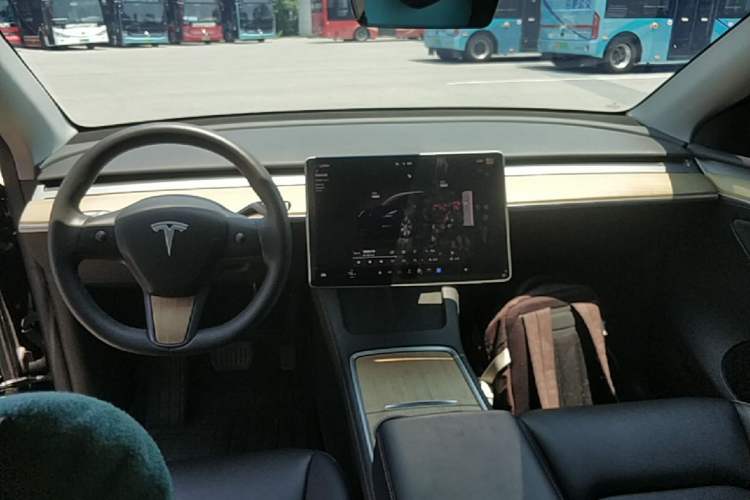 Used Tesla Model Y 2022 Revised Version Rear-Wheel Drive Center Console