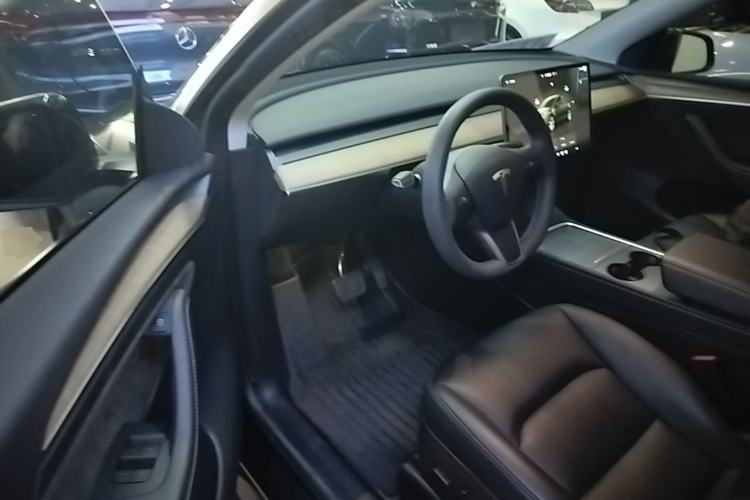 Used Tesla Model Y 2022 Revised Version Rear-Wheel Drive Driver Seat