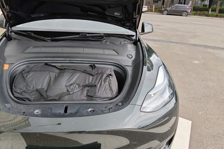 Used Tesla Model Y 2022 Performance High-Performance All-Wheel-Drive Version Engine Bay Left