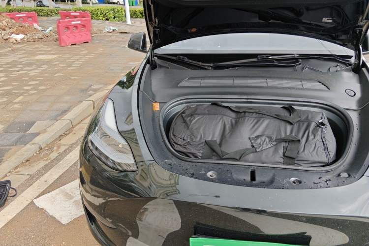 Used Tesla Model Y 2022 Performance High-Performance All-Wheel-Drive Version Engine Bay Right