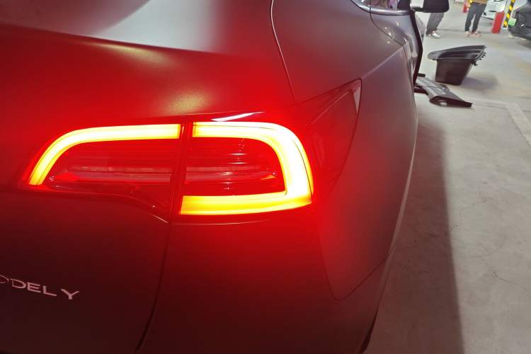 Used Tesla Model Y 2022 Revised Version Long-Range All-Wheel Drive Exterior 3