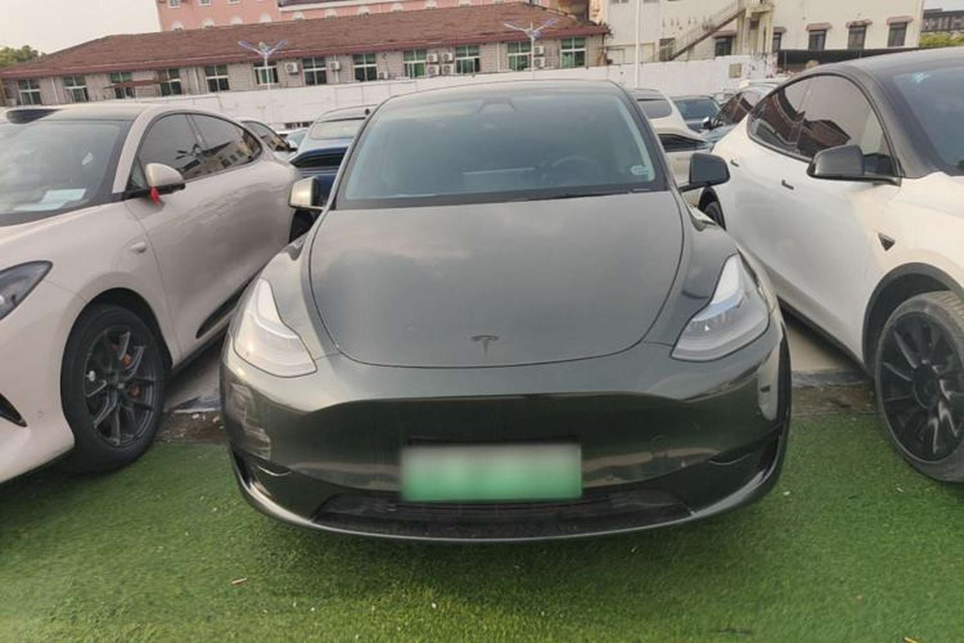 Used Tesla Model Y 2022 Rear-Wheel-Drive Version Front