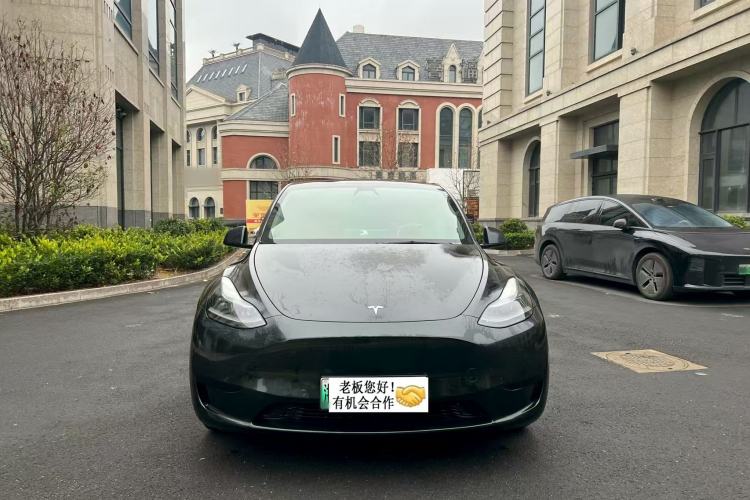 Used Tesla Model Y 2022 Rear-Wheel-Drive Version Front