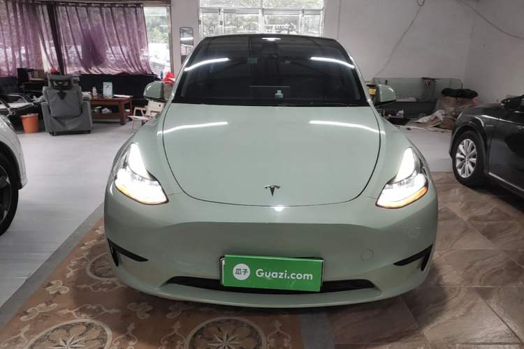 Used Tesla Model Y 2022 Rear-Wheel-Drive Version Front