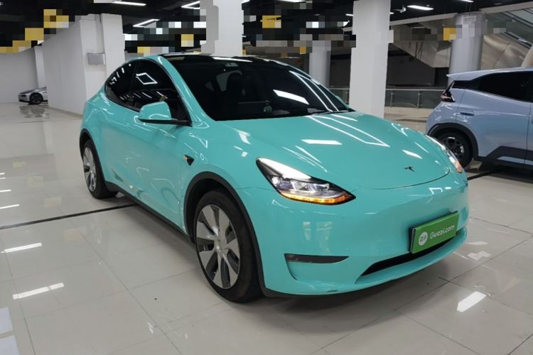 Used Tesla Model Y 2022 Long-Range All-Wheel-Drive Version Front Right 45 Deg