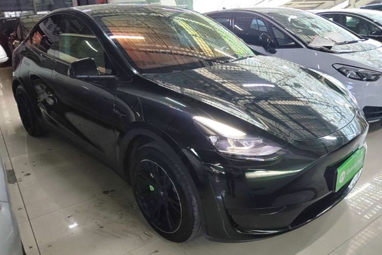 Used Tesla Model Y 2022 Rear-Wheel-Drive Version Front Right 45 Deg