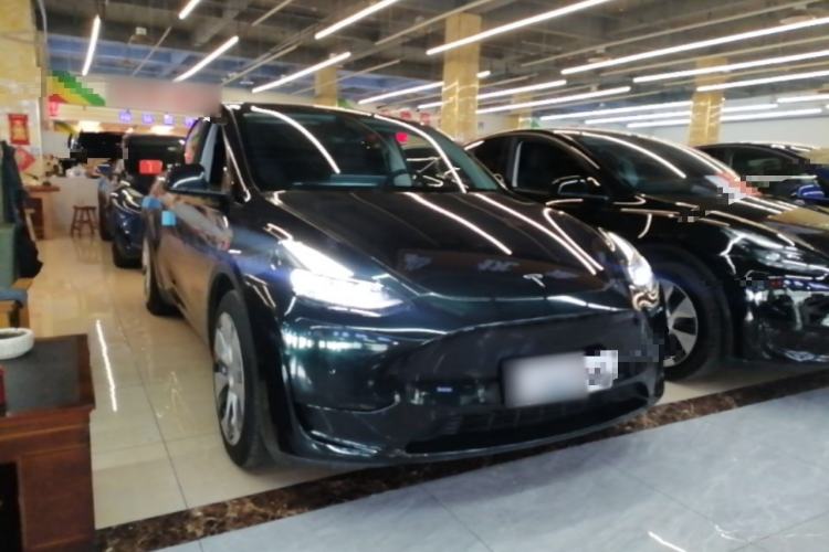 Used Tesla Model Y 2022 Rear-Wheel-Drive Version Front Right 45 Deg