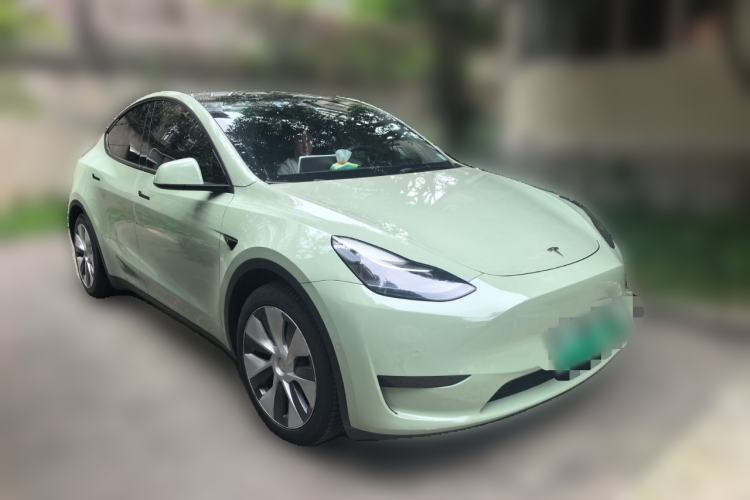 Used Tesla Model Y 2022 Rear-Wheel-Drive Version Front Right 45 Deg