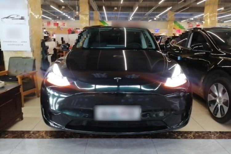 Used Tesla Model Y 2022 Rear-Wheel-Drive Version Front