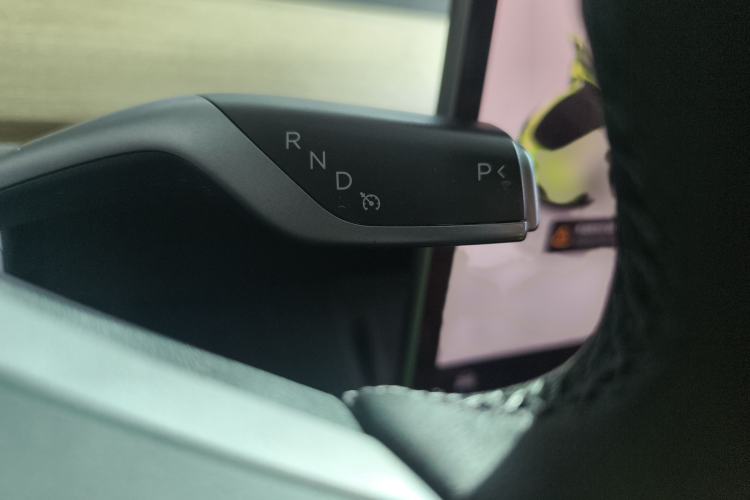 Used Tesla Model Y 2022 Revised Version Rear-Wheel Drive Gear Lever