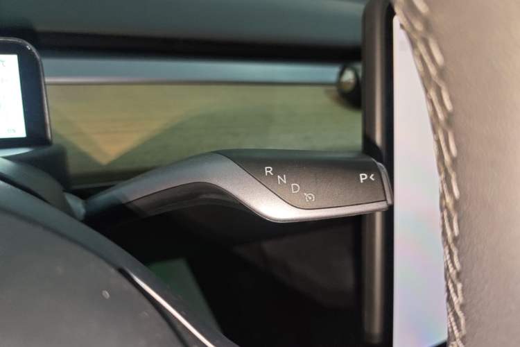 Used Tesla Model Y 2022 Revised Version Rear-Wheel Drive Gear Lever