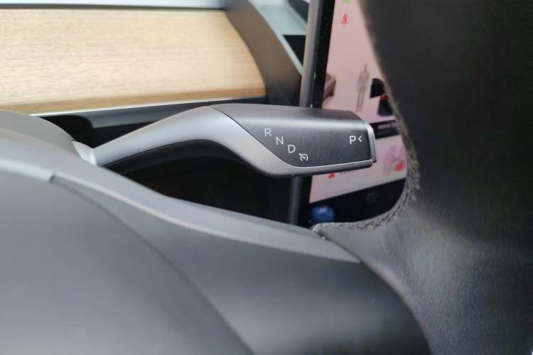 Used Tesla Model Y 2022 Revised Version Rear-Wheel Drive Gear Lever