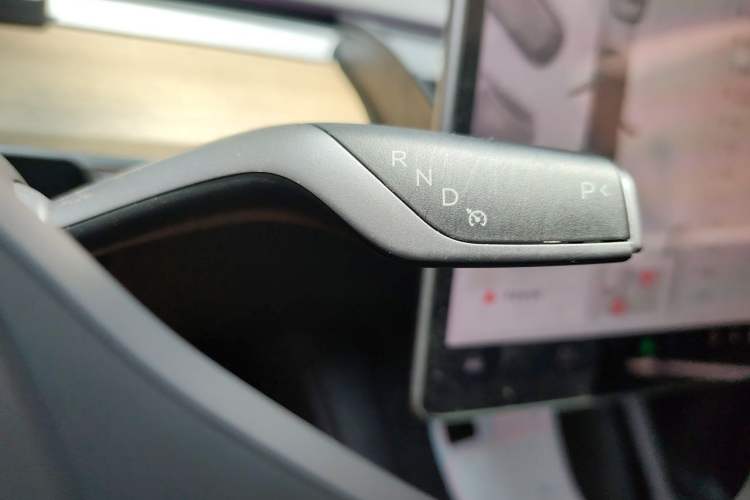 Used Tesla Model Y 2022 Revised Version Rear-Wheel Drive Gear Lever