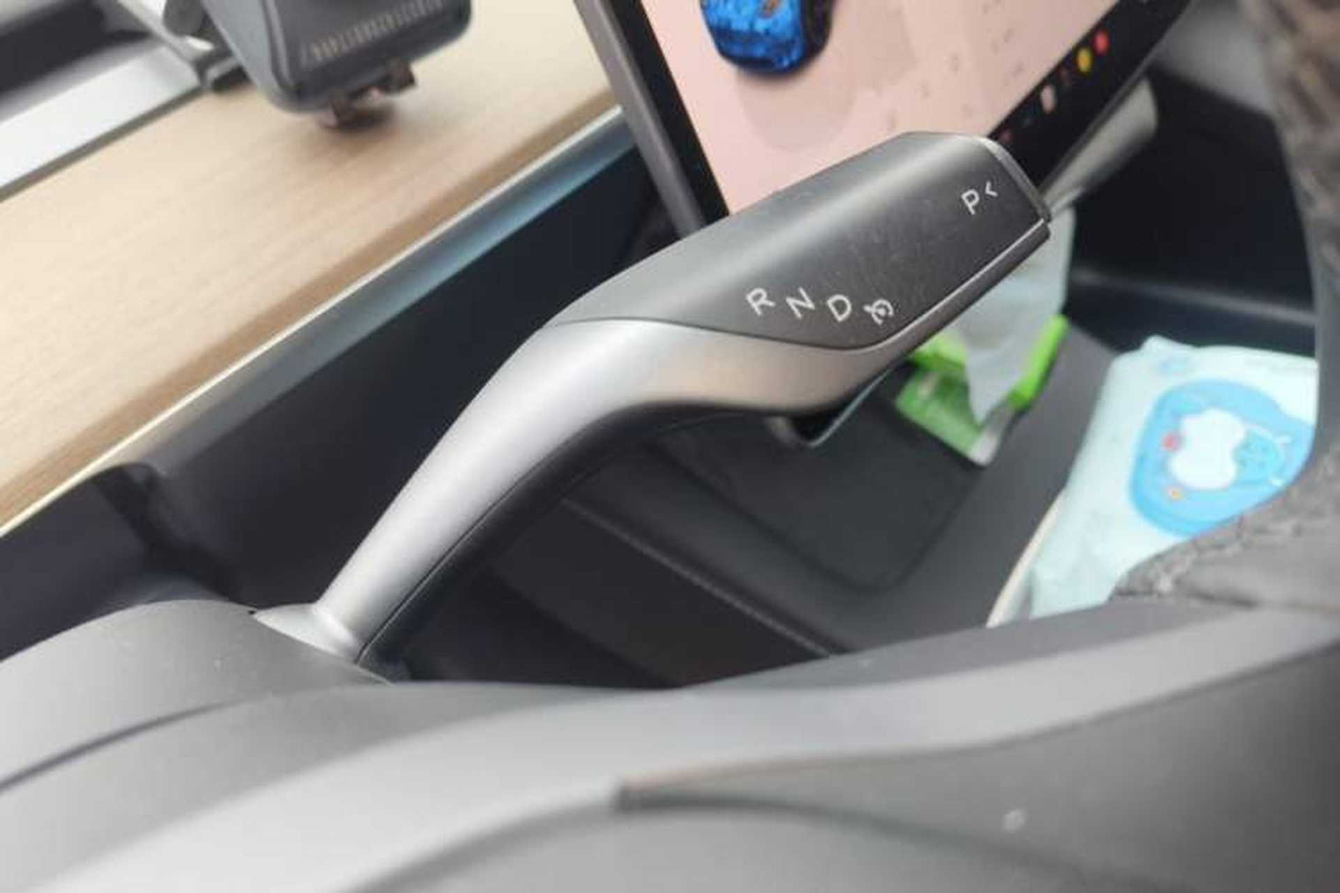 Used Tesla Model Y 2022 Revised Version Rear-Wheel Drive Gear Lever