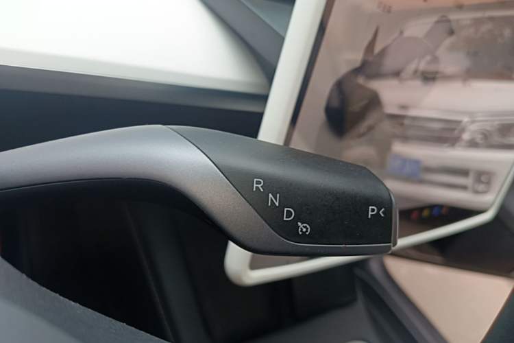 Used Tesla Model Y 2022 Revised Version Rear-Wheel Drive Gear Lever