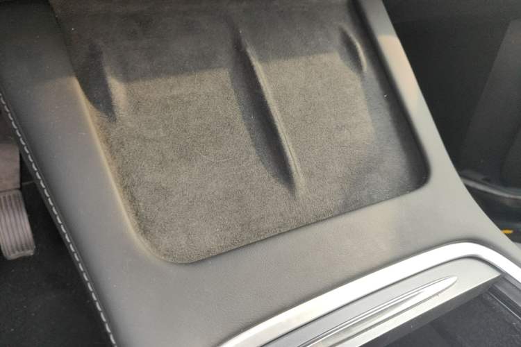 Used Tesla Model Y 2022 Rear-Wheel-Drive Version Interior 1