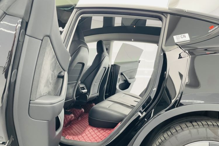 Used Tesla Model Y 2022 Rear-Wheel-Drive Version Interior 14