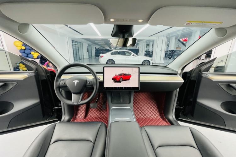 Used Tesla Model Y 2022 Rear-Wheel-Drive Version Interior 2