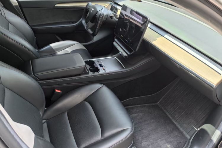 Used Tesla Model Y 2022 Revised Version Rear-Wheel Drive Interior 3