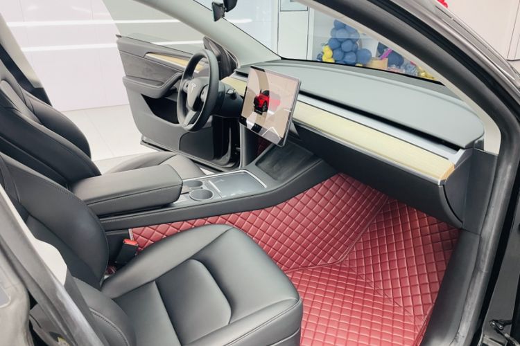 Used Tesla Model Y 2022 Rear-Wheel-Drive Version Interior 3