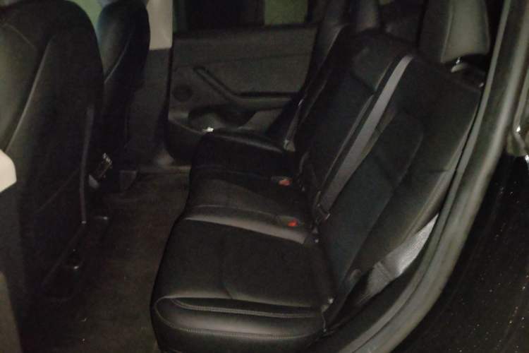 Used Tesla Model Y 2022 Revised Version Rear-Wheel Drive Interior 4