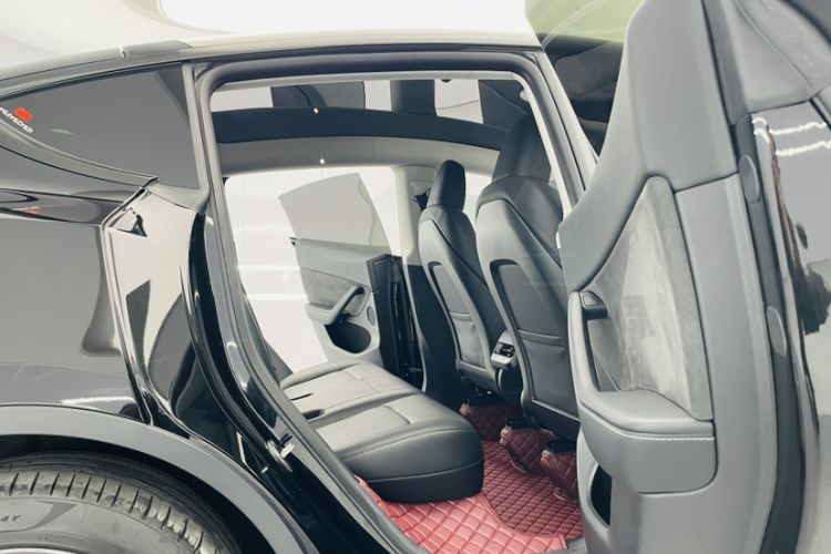 Used Tesla Model Y 2022 Rear-Wheel-Drive Version Interior 8