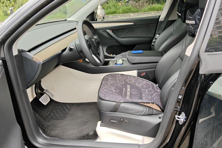 Used Tesla Model Y 2022 Performance High-Performance All-Wheel-Drive Version Left Front Seat