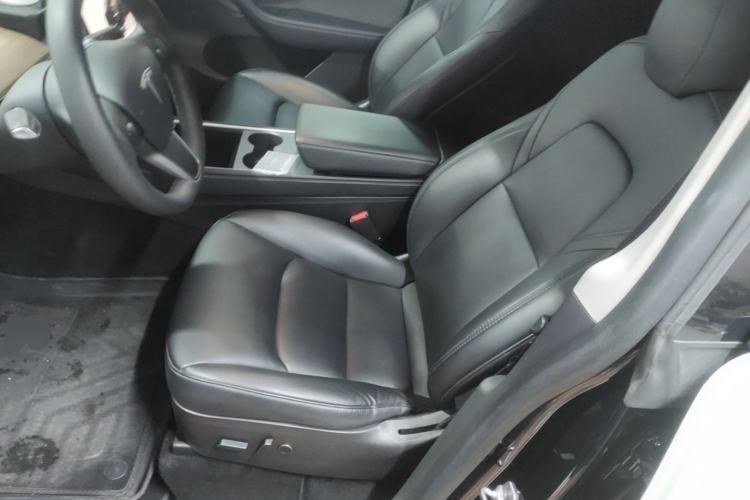 Used Tesla Model Y 2022 Rear-Wheel-Drive Version Left Front Seat