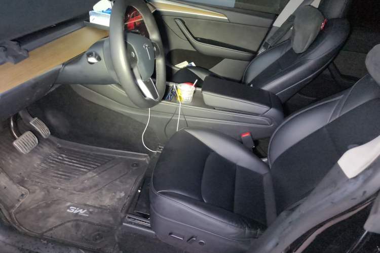Used Tesla Model Y 2022 Rear-Wheel-Drive Version Left Front Seat