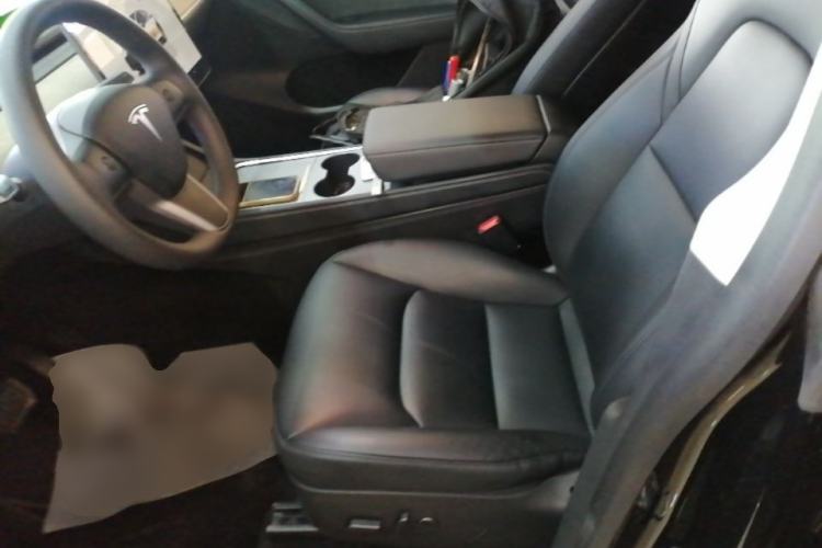 Used Tesla Model Y 2022 Rear-Wheel-Drive Version Left Front Seat